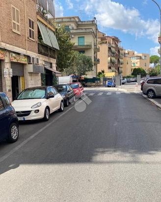 NEGOZIO A ROMA