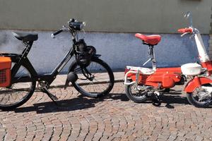 CHEEKY BOY CARNIELLI E VELOSOLEX