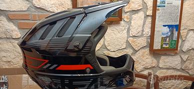 casco integrale MTB 