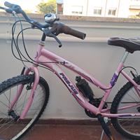 MTB  donna taglia M ruote da 26