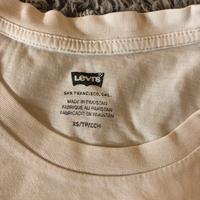 t-shirt levis