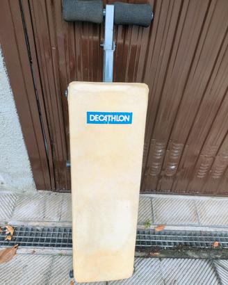 Panca per addominali Decathlon.