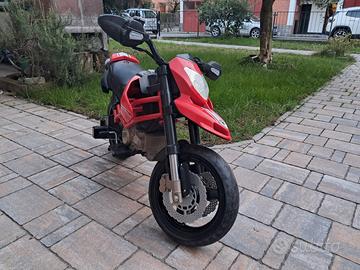 Moto elettrica peg perego