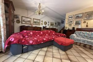 ELEGANTE PORZIONE DI BIFAMILIARE