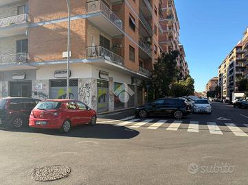 NEGOZIO A ROMA