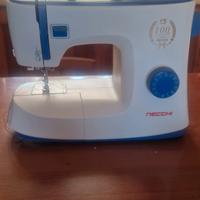 Macchina da cucire Necchi 