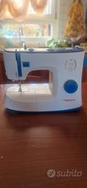 Macchina da cucire Necchi 