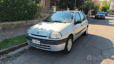 Renoult clio 1.2 benzina del 2004
