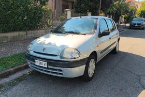 Renoult clio 1.2 benzina del 2004