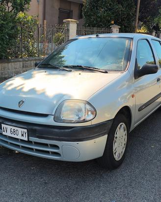 Renoult clio 1.2 benzina del 2004