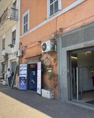 NEGOZIO A ALBANO LAZIALE