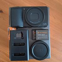 Fotocamera Ricoh GR3X HDF pari al nuovo