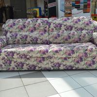 Divano a fiori nuovo