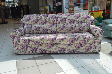 Divano a fiori nuovo