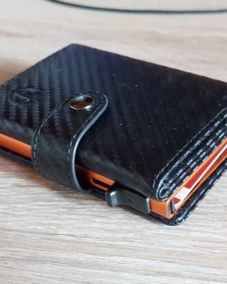 Portafoglio con porta tessere a scatto