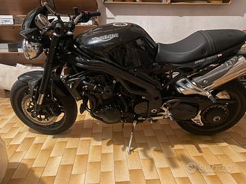 Triumph speed triple 1050