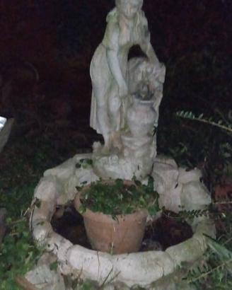 statua e fontanella da giardino