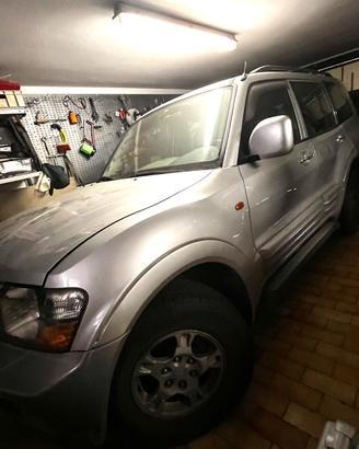 MITSUBISHI PAJERO