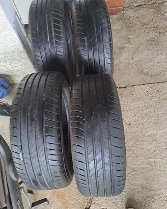 pneumatico 235-55 R18