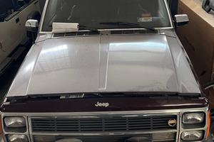 Jeep Wagoneer XJ 4.0 1988 da riparare