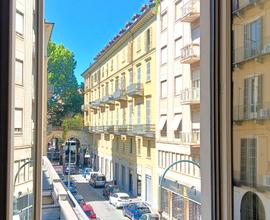 In alloggio nuovo, stanza 15 mq con 2 arie. Centro