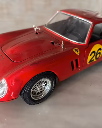 Modellino Bburago 3011 - Ferrari GTO 1962