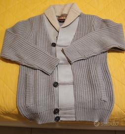 maglione con bottoni