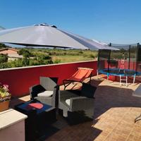 Trivano con terrazza a Riola Sardo