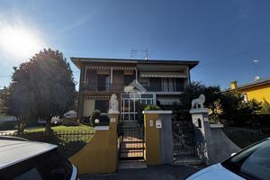 PORZIONE DI BIFAMILIARE A GONZAGA