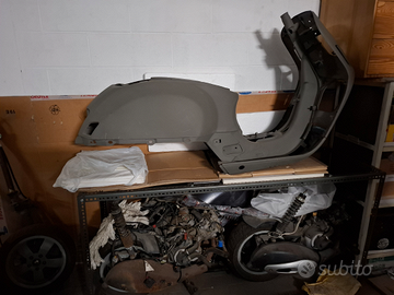 2 vespe completamente smontate