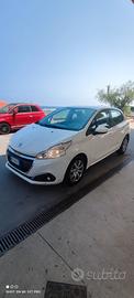 Peugeot 208 autocarro