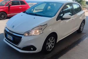 Peugeot 208 autocarro