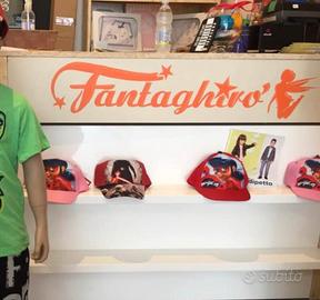 Mobile, mensole, cassettoni con guide.