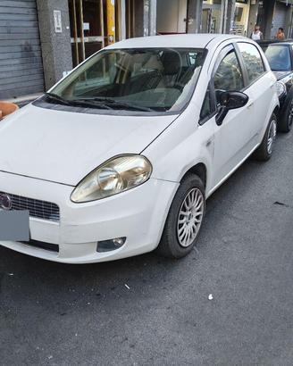 Fiat grande punto a benzina e metano 