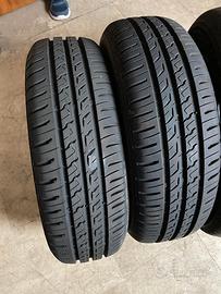 4 gomme 185 65 R15 88T di cui 2 KUMHO e 2 BARUM