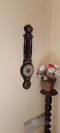 Orologio e porta vaso