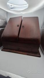 Antico portalettere in legno da tavolo