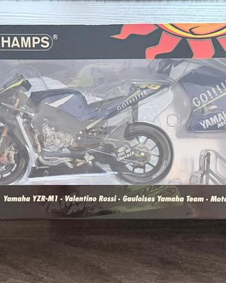 🏁 Valentino Rossi Yamaha YZR-M1 2005 1:12