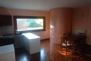 Singola per stud cn posto auto in villa econ/med