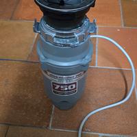 Tritarifiuti sottolavello