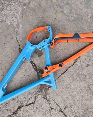 Telaio E-MTB biammortizzato per motore Shimano 