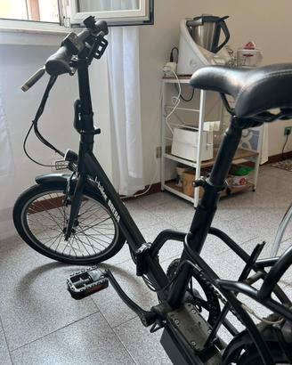 Bicicletta elettrica pieghevole