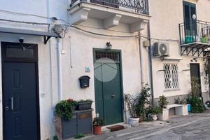 2 LOCALI A PALERMO