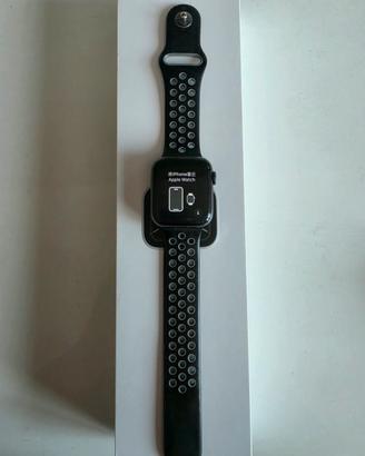 Apple Watch Series 5 40mm Space Gray