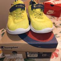 Scarpe bambino Champion misura 35.