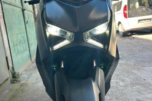 Yamaha xmax 300 tech max