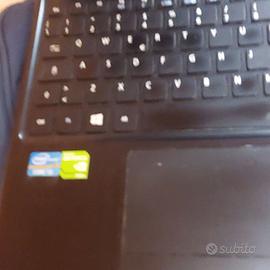 PC portatile ACER nero + tastiera portatile