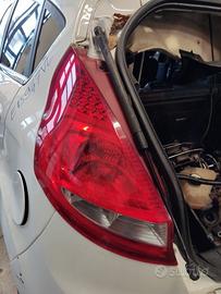 Fanale posteriore sinistro FORD FIESTA del 2010