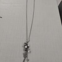 Collana con gioiello pendente