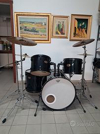 Batteria acustica Pearl Target Series completa.